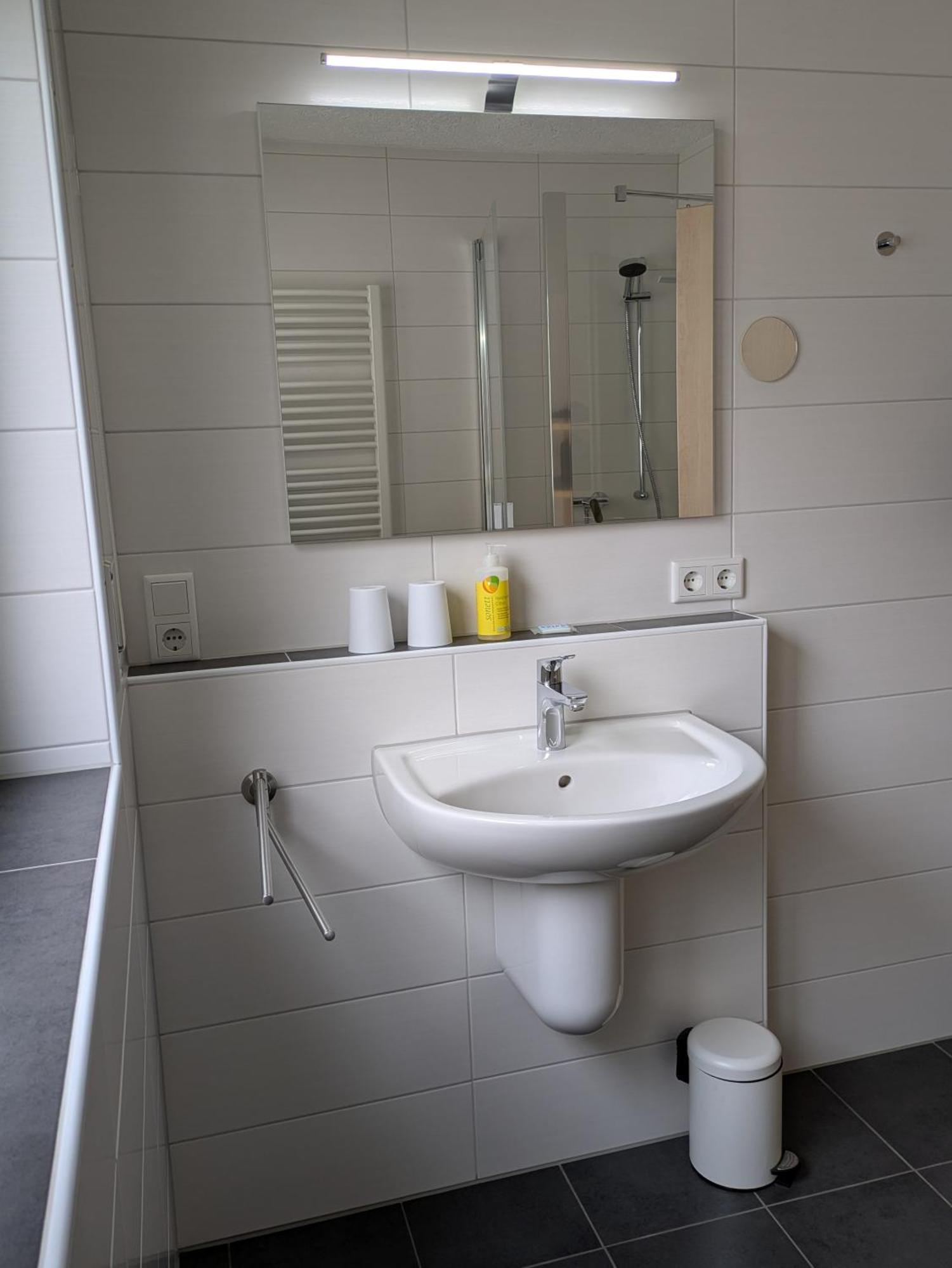 Ferienhaus Rauwolf Mit 2 Ferienwohnungen Roschbach Bagian luar foto